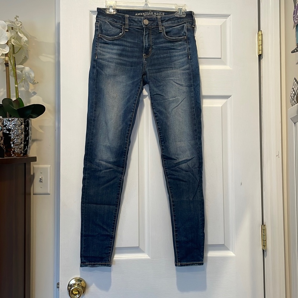AMERICAN EAGLE JEANS